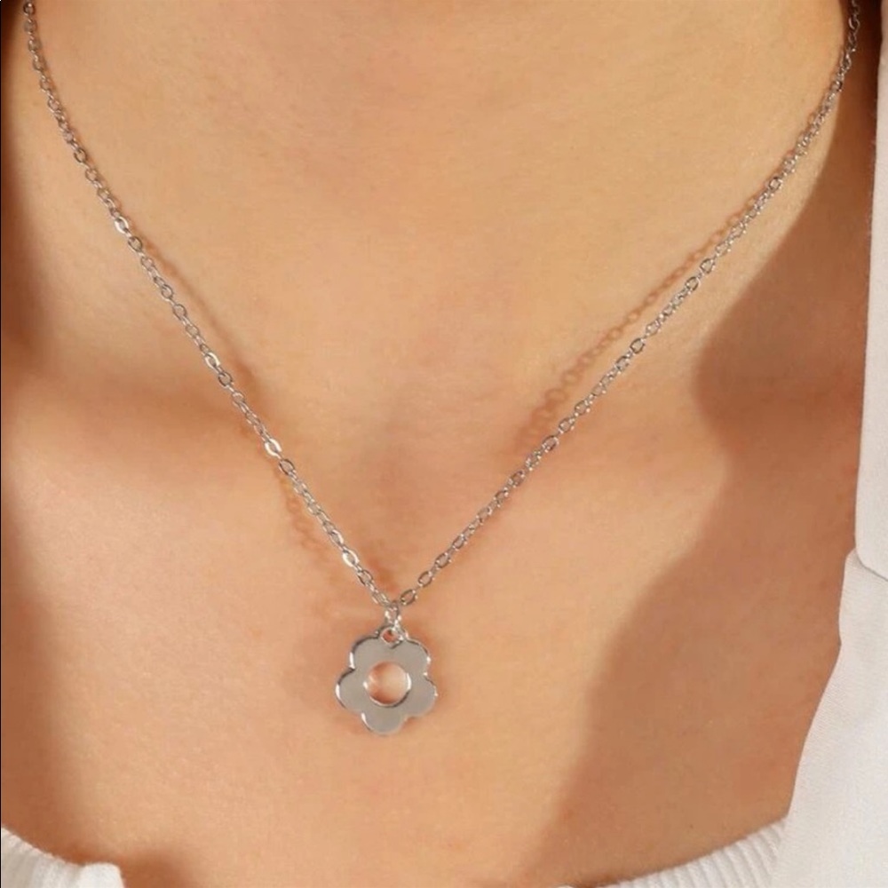 Dainty Silver Tone Flower Pendant Necklace